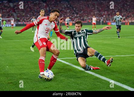 Jamal MUSIALA, FCB 42 konkurrieren um den Ball, Tackle, Duell, Header, zweikampf, Action, Kampf gegen Victor LINDELOEF, Manu 2 im Gruppenspiel FC BAYERN MÜNCHEN - MANCHESTER UNITED 4-3 der UEFA Champions League in der Saison 2023/2024 in München, 20. September 2023. Gruppenphase, MANU, FCB © Peter Schatz / Alamy Live News Stockfoto