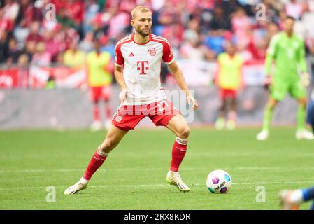 München, Deutschland. September 2023. Konrad Laimer, FC Barcelona 27 im Spiel FC BAYERN MÜNCHEN - VFL BOCHUM 7-0 am 23. September 2023 in München. Saison 2023/2024, 1.Bundesliga, FCB, München, Spieltag 5, Spieltag © Peter Schatz / Alamy Live News - DFL-VORSCHRIFTEN VERBIETEN DIE VERWENDUNG VON FOTOS als BILDSEQUENZEN und/oder QUASI-VIDEO - Credit: Peter Schatz/Alamy Live News Stockfoto