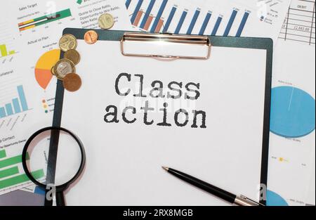 Finanzkonzept zu Class Action mit Aufschrift auf der Seite. Stockfoto