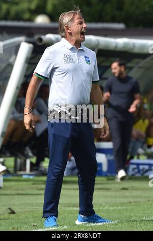 Piacenza, Italien. September 2023. Cheftrainer von Feralpisalo' Stefano Vecchi während des Spiels Feralpisalo gegen AC Pisa, italienische Fußballserie B in Piacenza, Italien, 23. September 2023 Credit: Independent Photo Agency/Alamy Live News Stockfoto