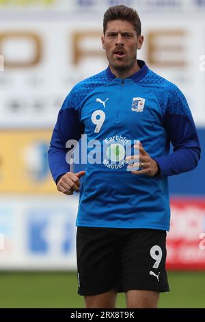 Barrows Jamie Proctor erwärmt sich während des Spiels der Sky Bet League 2 zwischen Mansfield Town und Barrow im One Call Stadium in Mansfield am Samstag, den 23. September 2023. (Foto: Mark Fletcher | MI News) Credit: MI News & Sport /Alamy Live News Stockfoto