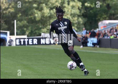 Junior Tiensia of Barrow während des Sky Bet League 2-Spiels zwischen Mansfield Town und Barrow im One Call Stadium in Mansfield am Samstag, den 23. September 2023. (Foto: Mark Fletcher | MI News) Credit: MI News & Sport /Alamy Live News Stockfoto