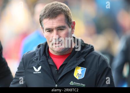 Mansfield Town Manager Nigel Clough während des Spiels der Sky Bet League 2 zwischen Mansfield Town und Barrow im One Call Stadium in Mansfield am Samstag, den 23. September 2023. (Foto: Mark Fletcher | MI News) Credit: MI News & Sport /Alamy Live News Stockfoto