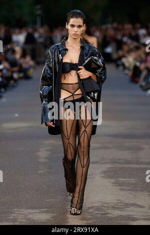 Mailand, Italien. September 2023. DIE ATTICO Frühjahr/Sommer 2024 Laufsteg während der Milan Fashion Week am 2023. September - Mailand; Italien 23/09/2023 Credit: dpa/Alamy Live News Stockfoto