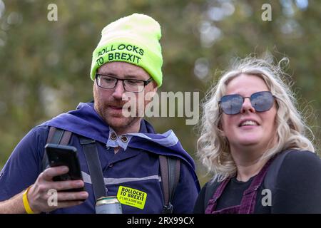 London, Großbritannien. September 2023. Demonstranten nehmen am National Rejoin March von der Park Lane zum Parliament Square in London Teil. Der Protest unterstützt den Wiedereintritt Großbritanniens in die Europäische Union. Abdullah Bailey/Alamy Live News Stockfoto