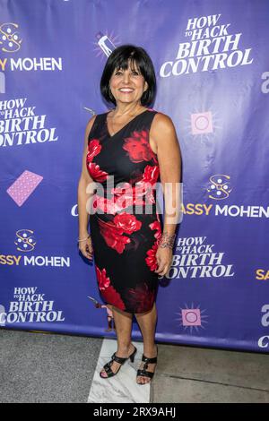 Los Angeles, USA. September 2023. Schauspielerin Nancy Gassner nimmt an Einem Special Screening Teil, das von der City of West Hollywood und ihrem Women's Advisory Council veranstaltet WIRD, WIE MAN DIE GEBURTENKONTROLLE in den West Hollywood City Council Chambers, Los Angeles, CA. 23. September 2023, GEHACKT. Credit: Eugene Powers/Alamy Live News Stockfoto