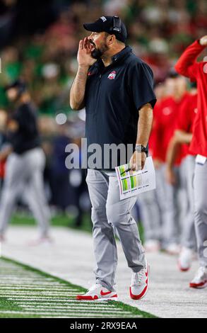 South Bend, Indiana, USA. September 2023. Ohio State Head Coach Ryan Day während des NCAA-Fußballspiels zwischen den Ohio State Buckeyes und den Notre Dame Fighting Irish im Notre Dame Stadium in South Bend, Indiana. Der Bundesstaat Ohio besiegte Notre Dame mit 17:14. John Mersits/CSM (Bild: © John Mersits/Cal Sport Media). Credit: csm/Alamy Live News Credit: CAL Sport Media/Alamy Live News Stockfoto