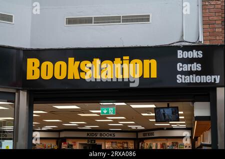Waterford, Irland – 17. Juli 2023: Das Schild für Buchstation in Waterford, Irland Stockfoto