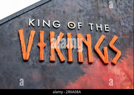 Waterford, Irland – 17. Juli 2023: Das Zeichen für den König der Wikinger Virtual Reality in Waterford Stockfoto