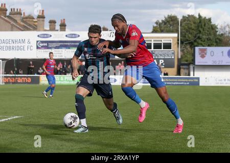 Sydney Ibie von Dagenham und Redbridge und Charlie Seaman von Hartlepool United während Dagenham & Redbridge vs Hartlepool United, Vanarama National Leag Stockfoto
