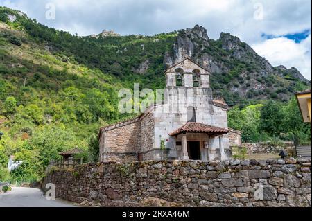 Kirche San Pedro, Pola de Somiedo. Asturien Spanien Stockfoto