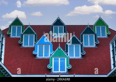 Berühmtes Inverdan-Gebäude mit Hotel, Rathaus und Theater in Zaandam, Nordholland, Niederlande Stockfoto