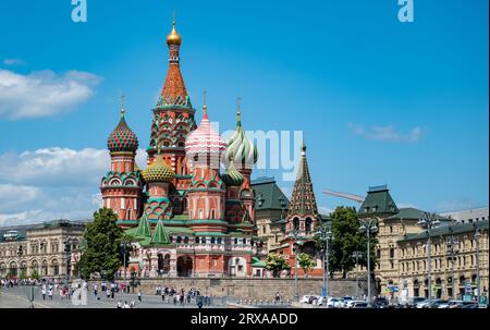 Juni 2023, Moskau, Russland. St. Basilius-Kathedrale auf dem Roten Platz in der russischen Hauptstadt. Stockfoto