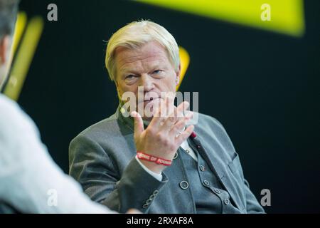 München, Deutschland. September 2023. Oliver Kahn, Ex-Aufsichtsratsvorsitzender des FC Bayern München, nimmt an einer Diskussionsveranstaltung auf der Start-up-Messe „Bits & Pretzels“ Teil. Quelle: Peter Kneffel/dpa/Alamy Live News Stockfoto