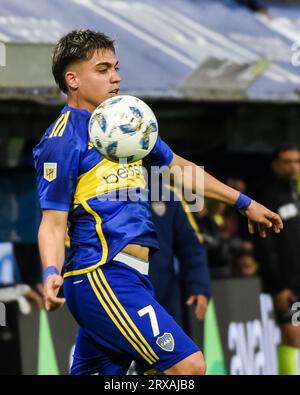 Buenos Aires, Argentinien. September 2023. Exequiel Zeballos von Boca Juniors während des Ligaspiels zwischen Boca Juniors und CA Lanus spielte am 23. September 2023 im La Bombonera Stadium in Buenos Aires, Spanien. (Foto: Santiago Joel Abdala/PRESSINPHOTO) Credit: PRESSINPHOTO SPORTS AGENCY/Alamy Live News Stockfoto