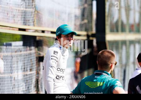 24. September 2023; Suzuka Circuit, Suzuka, Japan; Formel 1 Lenovo Grand Prix 2023; Race Day; Nummer 18 Aston Martin Fahrer Lance spazieren vor dem Rennen auf der japanischen Formel 1 Stockfoto