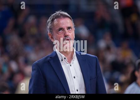 Madrid, Madrid, Spanien. September 2023. Porfirio Fisac (Cheftrainer von Casademont Zaragoza). Während des Sieges von Real Madrid gegen Casademont Zaragoza 101 - 70 in der Liga Endesa 2023/24 wird das reguläre Saisonspiel (Tag 1) im Wizink Center (Madrid, Spanien) gefeiert. September 2023. (Bild: © Juan Carlos GarcÃ-A Mate/Pacific Press via ZUMA Press Wire) NUR REDAKTIONELLE VERWENDUNG! Nicht für kommerzielle ZWECKE! Stockfoto