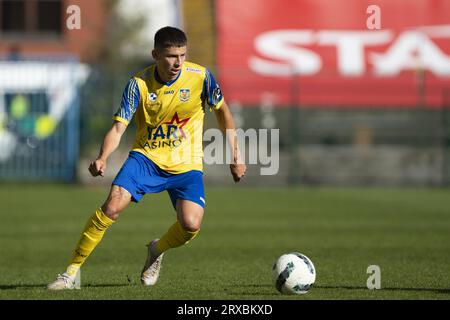 Beveren Waas, Belgien. September 2023. Beverens David Hrncar ist am Sonntag, den 24. September 2023 in Beveren-Waas, am 6/30. Tag der zweiten Liga der belgischen Meisterschaft 2023-2024 in der Challenger Pro League, in Aktion während eines Fußballspiels zwischen SK Beveren und RFC Lüttich. BELGA PHOTO KRISTOF VAN ACCOM Credit: Belga News Agency/Alamy Live News Stockfoto