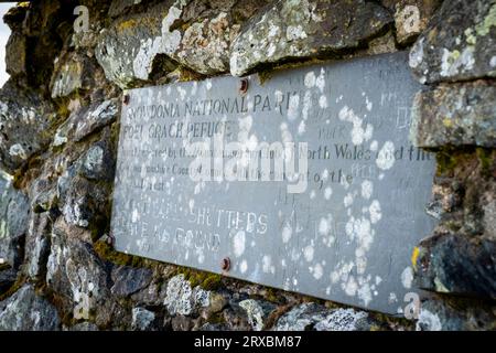 Zuflucht direkt unterhalb des Gipfels von Foel Grach, Snowdonia, Nordwales Stockfoto