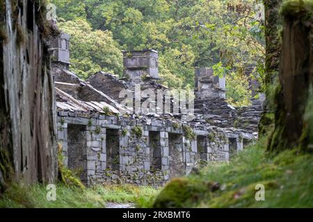 Anglesey Barracks, ehemalige Steinbruchhäuser im Dinorwic Slate Quarry, zwischen den Dörfern Dinorwig und Llanberis, Snowdonia, Nordwales. Stockfoto