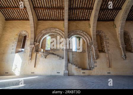 Die wunderbare Abtei Fossanova in der Nähe der Stadt Priverno in der Provinz Latina, Latium, italien. Stockfoto