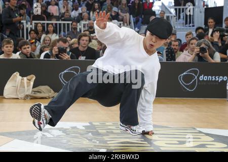 Leuven, Belgien. September 2023. Das japanische B-Girl Ayumi alias Ayumi Fukushima tritt am Sonntag, den 24. September 2023, in der Endphase der Break World Championships in Leuven auf. BELGA PHOTO NICOLAS MAETERLINCK Credit: Belga News Agency/Alamy Live News Stockfoto