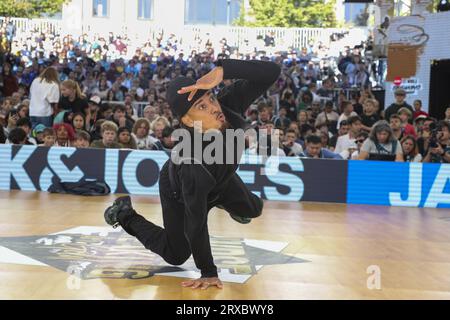 Leuven, Belgien. September 2023. Der französische B-Boy Lagaet alias Gaetan Alin tritt am Sonntag, den 24. September 2023, in der Endphase der Break World Championships in Löwen auf. BELGA PHOTO NICOLAS MAETERLINCK Credit: Belga News Agency/Alamy Live News Stockfoto