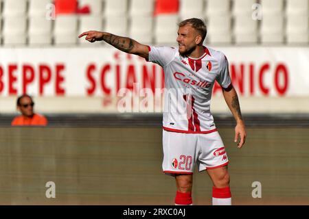 Bari, Italien. September 2023. Giuseppe Sibilli (SSC Bari) während SSC Bari gegen US Catanzaro, italienisches Fußball-Spiel der Serie B in Bari, Italien, 24. September 2023 Credit: Independent Photo Agency/Alamy Live News Stockfoto