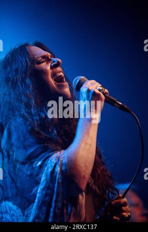 Sari Schorr tritt live im o2 ritz manchester uk auf, am 25. juli 2023. Stockfoto