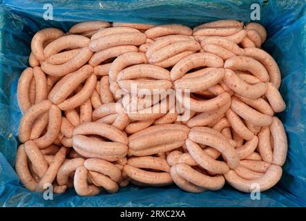 Ich habe Chipolata-Würstchen, die zum Verkauf stehen. Stockfoto