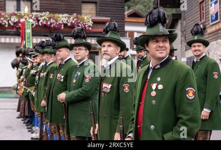 ÖSTERREICH, DORFGASTEIN - 24. SEPTEMBER 2023: Bildung von Mitgliedern der Gesellschaft zum Schutz von Traditionen Stockfoto