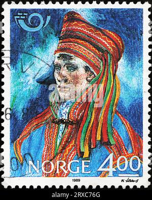 Sami-Mann traditionell auf norwegischer Briefmarke gekleidet Stockfoto