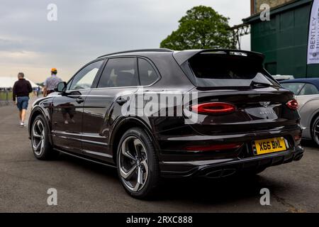 Bentley Bentayga S, ausgestellt auf dem Bicester Schwungrad, das am 17. Juni 2023 im Bicester Heritage Centre stattfand. Stockfoto