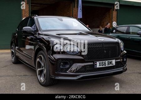 Bentley Bentayga S, ausgestellt auf dem Bicester Schwungrad, das am 17. Juni 2023 im Bicester Heritage Centre stattfand. Stockfoto