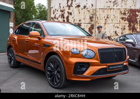 Bentley Bentayga S, ausgestellt auf dem Bicester Schwungrad, das am 17. Juni 2023 im Bicester Heritage Centre stattfand. Stockfoto