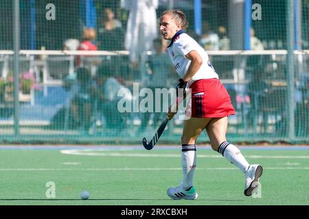 Mannheim, Deutschland. September 2023. Nadine Kanler (MHC, 4), am Ball, Freisteller, Ganzkörper, Einzelbild, Einzelfoto, Aktion, Aktion, 24.09.2023, Mannheim (Deutschland), Hockey, 1. Bundesliga, Damen, Mannheimer HC - Düsseldorfer HC/dpa/Alamy Live News Stockfoto