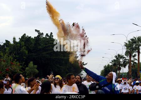 San Diego, Carabobo, Venezuela. September 2023. September 2023. Tausende von Menschen nehmen an dem Farbenspaziergang Teil, der vom Sportinstitut des Bürgermeisterbüros von San Diego im Bundesstaat Carabobo organisiert wird. Foto: Juan Carlos Hernandez (Credit Image: © Juan Carlos Hernandez/ZUMA Press Wire) NUR REDAKTIONELLE VERWENDUNG! Nicht für kommerzielle ZWECKE! Stockfoto