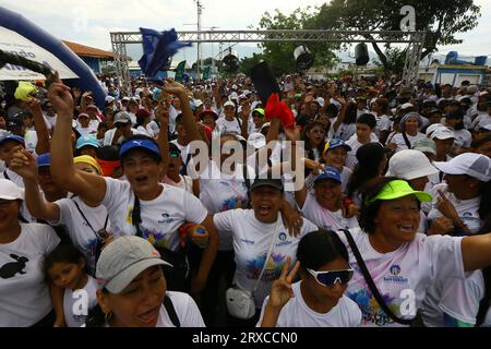 San Diego, Carabobo, Venezuela. September 2023. September 2023. Tausende von Menschen nehmen an dem Farbenspaziergang Teil, der vom Sportinstitut des Bürgermeisterbüros von San Diego im Bundesstaat Carabobo organisiert wird. Foto: Juan Carlos Hernandez (Credit Image: © Juan Carlos Hernandez/ZUMA Press Wire) NUR REDAKTIONELLE VERWENDUNG! Nicht für kommerzielle ZWECKE! Stockfoto