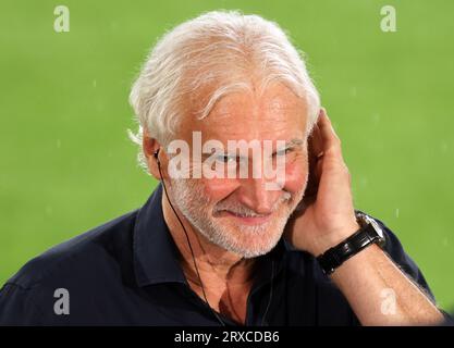 Sportdirektor und Interimstrainer Rudi Voeller aus Deutschland Fussball LŠnderspiel Deutschland - Frankreich © diebilderwelt / Alamy Live News Stockfoto