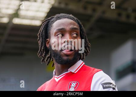 Rotherham, Großbritannien. September 2023. Rotherham United Mittelfeldspieler Fred Onyedinma (14) während des Spiels Rotherham United FC gegen Preston North End FC SKY BET EFL Championship im Aesseal New York Stadium, Rotherham, Großbritannien am 23. September 2023 Credit: Every Second Media/Alamy Live News Stockfoto