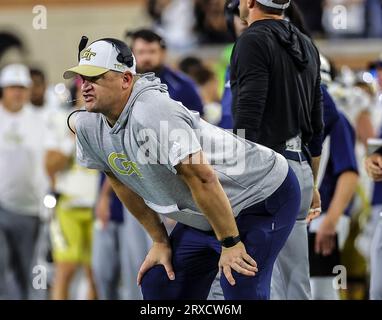 23. September 2023: Brent Key ist Cheftrainer der Georgia Tech. NCAA-Fußballspiel zwischen der Georgia Tech University und der Wake Forest University im Allegacy Federal Credit Union Stadium, Winston Salem, North Carolina. David Beach/CSM Stockfoto