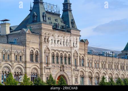 GUM Store auf dem Roten Platz - Moskau, Russland, 30. August 2023 Stockfoto