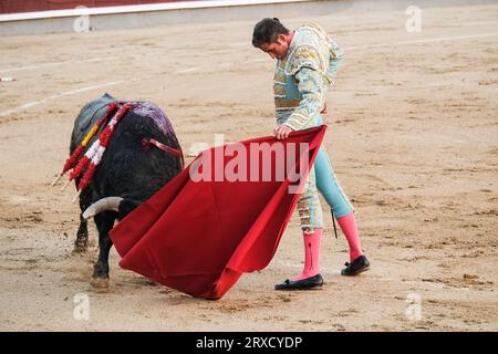 Der Stierkämpfer Serafín Marín während des Stierkampfes von Corrida de Toros auf der Plaza de las Ventas in Madrid, 24. September 2023 Spanien (Foto: Oscar) Stockfoto