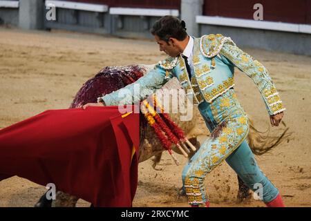 Der Stierkämpfer Serafín Marín während des Stierkampfes von Corrida de Toros auf der Plaza de las Ventas in Madrid, 24. September 2023 Spanien (Foto: Oscar) Stockfoto