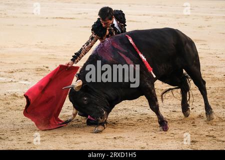 Madrid, Spanien. September 2023 25. Der Stierkämpfer Gomez del Pilar während des Stierkampfes von Corrida de Toros auf der Plaza de las Ventas in Madrid, 24. September 2023 Spanien (Foto: Oscar Gonzalez/SIPA USA) (Foto: Oscar Gonzalez/SIPA USA) Credit: SIPA USA/Alamy Live News Stockfoto