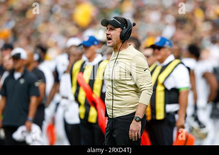 Green Bay, Wisconsin, USA. September 2023. New Orleans Saints-Cheftrainer Dennis Allen während des NFL-Fußballspiels zwischen den New Orleans Saints und den Green Bay Packers im Lambeau Field in Green Bay, Wisconsin. Darren Lee/CSM/Alamy Live News Stockfoto