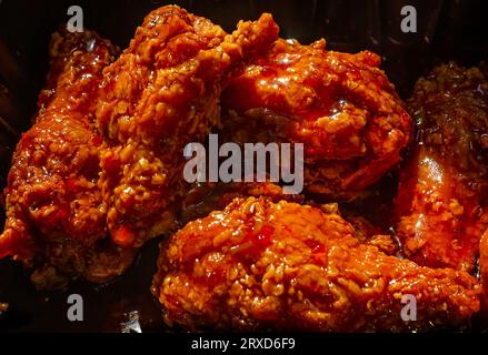 Popeye’s süße und würzige Chicken Wings sind am 23. September 2023 in Theodore, Alabama, abgebildet. Die Limited Edition Sweet ’N Spicy Wings wurde im August vorgestellt. Stockfoto