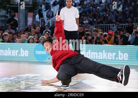 Leuven, Belgien. September 2023. Liu Qingyi aus China tritt gegen SYA Dembele aus Frankreich im Viertelfinale der Frauen bei der WDSF World Break Championship 2023 in Leuven, Belgien, am 24. September 2023 an. Quelle: Zheng Huansong/Xinhua/Alamy Live News Stockfoto