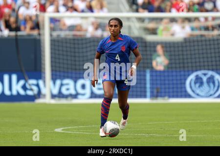 Chicago, USA. September 2023. Chicago, USA, 24. September 2023: Naomi Girma (4 USA) in Aktion während des internationalen Freundschaftsspiels zwischen der US Women's National Soccer Team und Südafrika am Sonntag, den 24. September im Soldier Field, Chicago, USA. (KEINE KOMMERZIELLE NUTZUNG). (Shaina Benhiyoun/SPP) Credit: SPP Sport Press Photo. Alamy Live News Stockfoto