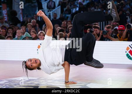 Leuven, Belgien. September 2023. SYA Dembele aus Frankreich tritt gegen Liu Qingyi aus China im Viertelfinale der Frauen bei der WDSF World Break Championship 2023 in Leuven, Belgien, am 24. September 2023 an. Quelle: Zheng Huansong/Xinhua/Alamy Live News Stockfoto